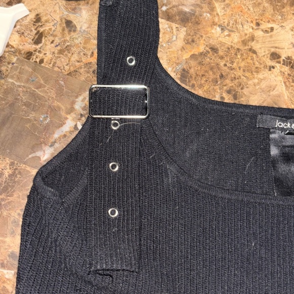 Black crop top with adjustable straps - Picture 2 of 5
